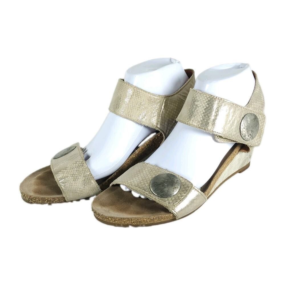 Taos Women’s Carousel2 US9-9,5 Gold Leather Animal Print Wedge Strappy Sandal